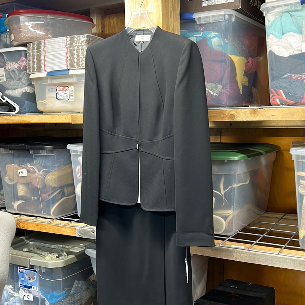 NWT Stresa asl 3 pc suit black‎ Skirt & Cami Classic Gorgeous Classy size 4